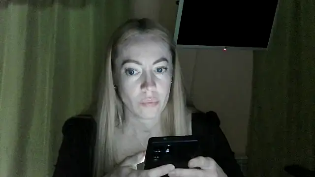 Snapshot of LensyTourels chatting on 07/17/26, 05:18 LensyTourels online show from 07/17/26, 05:18