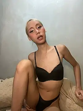 Snapshot of mariannedelaine chatting on 07/20/26, 02:41 mariannedelaine online show from 07/20/26, 02:41