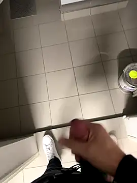 swissboy22 online show from 10/29/25, 10:33