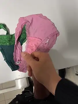 swissboy22 online show from 12/18/25, 10:16