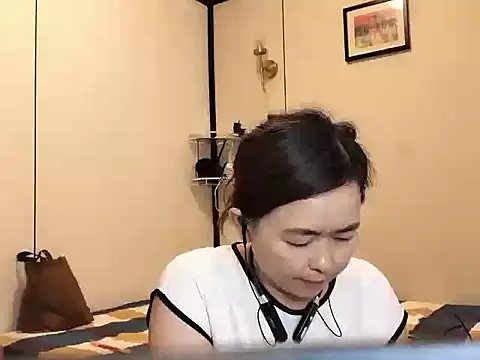 Snapshot of Lanllan chatting on 07/31/26, 10:03 Lanllan online show from 07/31/26, 10:03