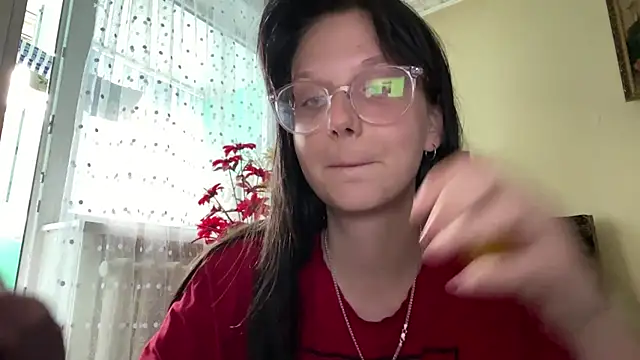 Snapshot of HeatherMiley chatting on 07/21/26, 09:22 HeatherMiley online show from 07/21/26, 09:22