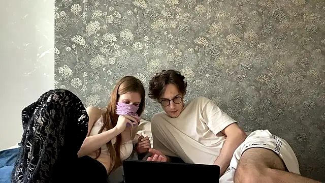 EseniaCouple  online show from 07/30/26, 05:17