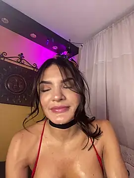 Snapshot of Cleolaurent chatting on 07/27/26, 01:23 Cleolaurent online show from 07/27/26, 01:23