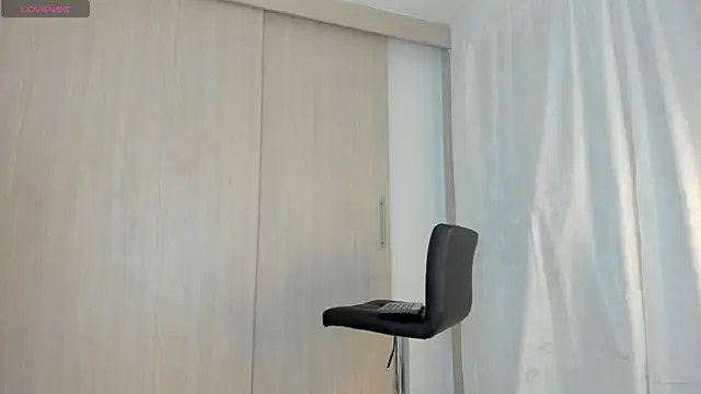 Snapshot of Sweetest_ivonny chatting on 07/27/26, 06:31 Sweetest ivonny online show from 07/27/26, 06:31