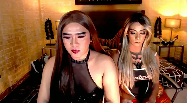 Snapshot of BigCumHuntersxx chatting on 12/18/24, 12:18 BigCumHuntersxx online show from 12/18/24, 12:18