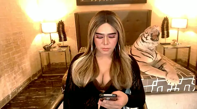 Snapshot of BigCumHuntersxx chatting on 01/23/25, 06:35 BigCumHuntersxx online show from 01/23/25, 06:35