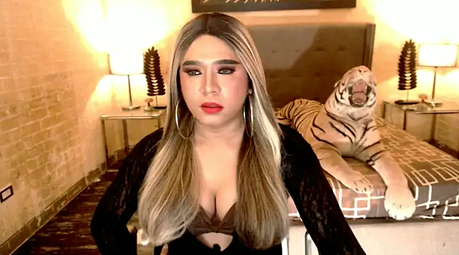 Snapshot of BigCumHuntersxx chatting on 02/11/25, 04:46 BigCumHuntersxx online show from 02/11/25, 04:46