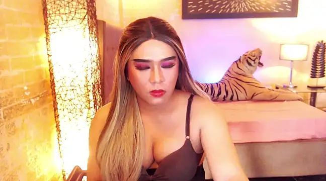 Snapshot of BigCumHuntersxx chatting on 03/08/25, 12:09 BigCumHuntersxx online show from 03/08/25, 12:09