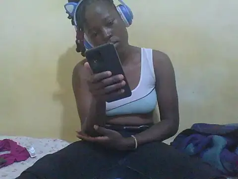 Snapshot of Shan-Avril chatting on 07/24/26, 08:34 Shan-Avril online show from 07/24/26, 08:34