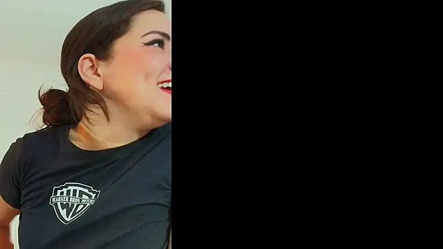 Snapshot of Julianna_SX chatting on 07/27/26, 12:34 Julianna SX online show from 07/27/26, 12:34