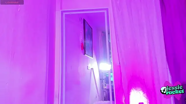 Snapshot of jessierocketx chatting on 10/24/25, 07:43 jessierocketx online show from 10/24/25, 07:43