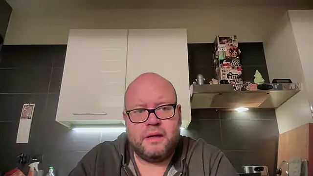 theitalianbear online show from 11/28/25, 05:21