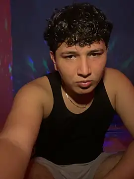 Snapshot of Eduardosexy_ chatting on 08/08/26, 11:28 Eduardosexy online show from 08/08/26, 11:28