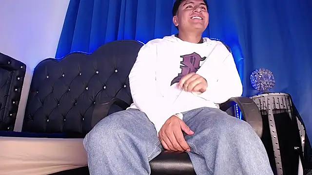 Snapshot of NoahBrowns_ chatting on 07/27/26, 01:07 NoahBrowns online show from 07/27/26, 01:07