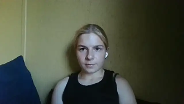 Snapshot of qwerty_h chatting on 08/09/26, 04:34 qwerty h online show from 08/09/26, 04:34