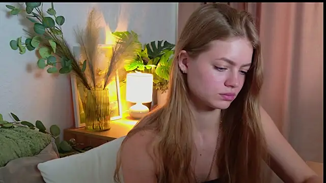 EmillyDiamond online show from 07/28/26, 07:04