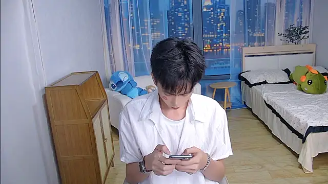 Snapshot of xiaoyang-FF chatting on 07/29/26, 05:33 xiaoyang-FF online show from 07/29/26, 05:33