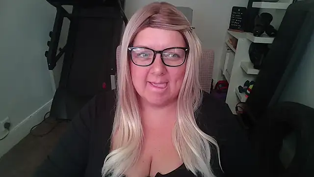Blonde Exclusive online show from 07/31/26, 10:25