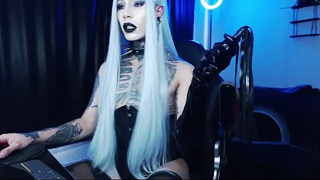 Snapshot of april_simons2 chatting on 11/03/25, 08:10 april simons2 online show from 11/03/25, 08:10