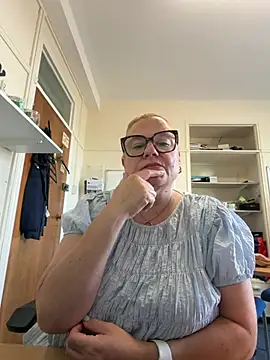 Snapshot of ExperiencedCurvyBelle chatting on 08/03/26, 08:46 ExperiencedCurvyBelle online show from 08/03/26, 08:46