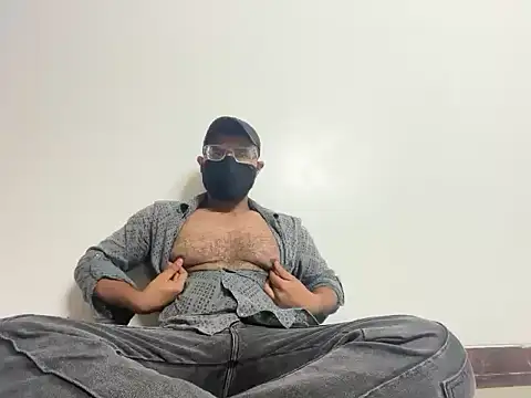 Snapshot of hairybear777 chatting on 07/31/26, 06:46 hairybear777 online show from 07/31/26, 06:46