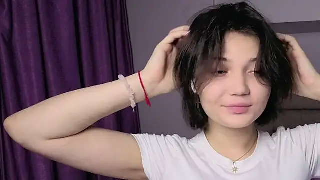Snapshot of cute__caprice chatting on 08/03/26, 05:06 cute caprice online show from 08/03/26, 05:06