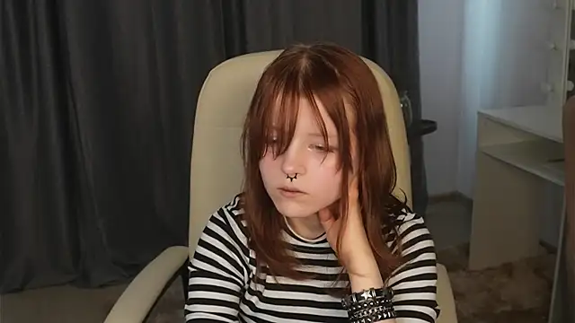 Snapshot of DanutaKauo chatting on 08/05/26, 12:52 DanutaKauo online show from 08/05/26, 12:52