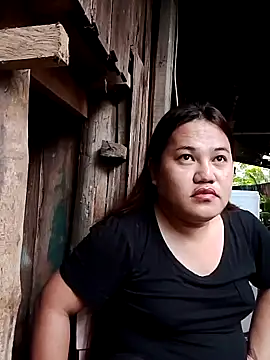 Snapshot of Andrea0414 chatting on 01/27/25, 11:43 Andrea0414 online show from 01/27/25, 11:43