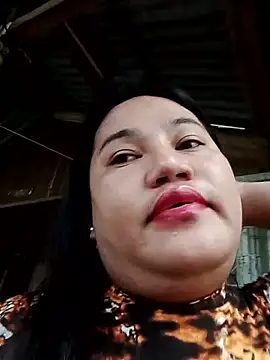 Snapshot of Andrea0414 chatting on 10/27/25, 11:31 Andrea0414 online show from 10/27/25, 11:31