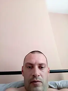 Snapshot of klanvezer chatting on 08/02/26, 03:43 klanvezer online show from 08/02/26, 03:43
