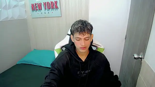 Snapshot of Cody_juniorr_ chatting on 08/01/26, 08:52 Cody juniorr online show from 08/01/26, 08:52