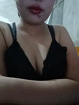 Snapshot of Quynhnhu_bb chatting on 08/07/26, 06:54 Quynhnhu bb online show from 08/07/26, 06:54