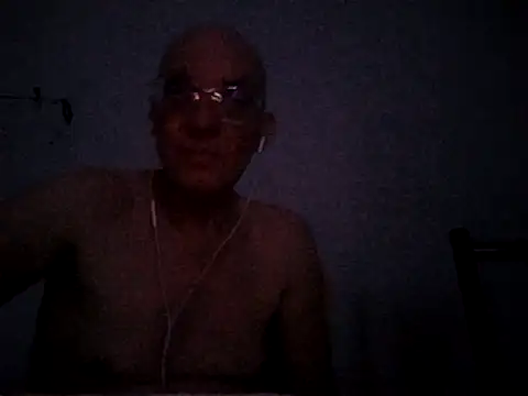 Snapshot of TheRealHunkyy chatting on 08/05/26, 12:35 TheRealHunkyy online show from 08/05/26, 12:35