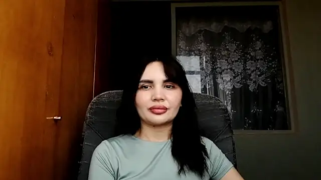Snapshot of ElviaSloane chatting on 08/06/26, 08:27 ElviaSloane online show from 08/06/26, 08:27