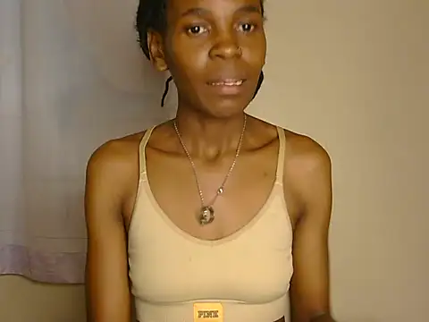 Snapshot of petitevixenn chatting on 08/04/26, 11:29 petitevixenn online show from 08/04/26, 11:29