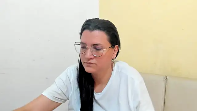 MARILYN GARCIA online show from 05/01/26, 03:27