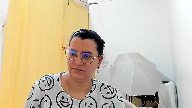 MARILYN GARCIA online show from 05/26/26, 05:53