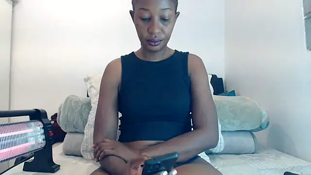 Snapshot of leanna23 chatting on 06/10/26, 01:28 leanna23 online show from 06/10/26, 01:28