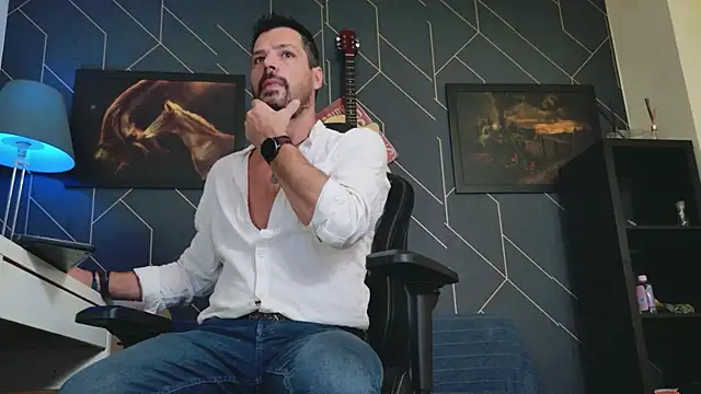 Snapshot of ChrisKox chatting on 10/24/25, 06:37 ChrisKox online show from 10/24/25, 06:37