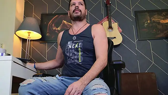 Snapshot of ChrisKox chatting on 12/21/25, 02:08 ChrisKox online show from 12/21/25, 02:08