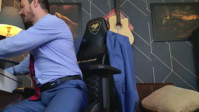 Snapshot of ChrisKox chatting on 12/22/25, 02:19 ChrisKox online show from 12/22/25, 02:19