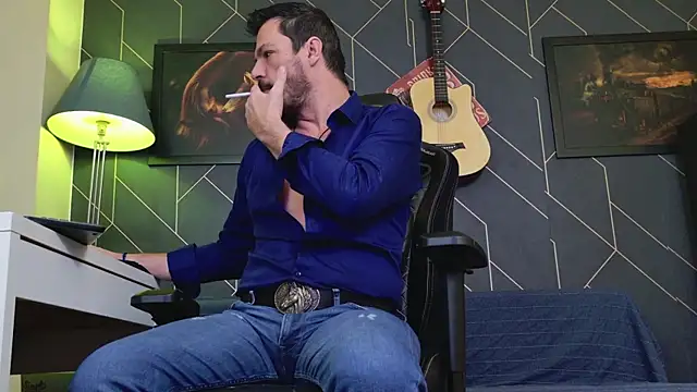 Snapshot of ChrisKox chatting on 01/13/26, 03:12 ChrisKox online show from 01/13/26, 03:12