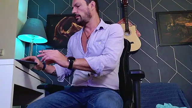 Snapshot of ChrisKox chatting on 02/20/26, 06:26 ChrisKox online show from 02/20/26, 06:26