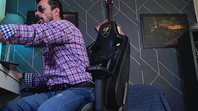 Snapshot of ChrisKox chatting on 02/26/26, 01:32 ChrisKox online show from 02/26/26, 01:32