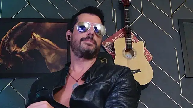 Snapshot of ChrisKox chatting on 03/04/26, 01:11 ChrisKox online show from 03/04/26, 01:11