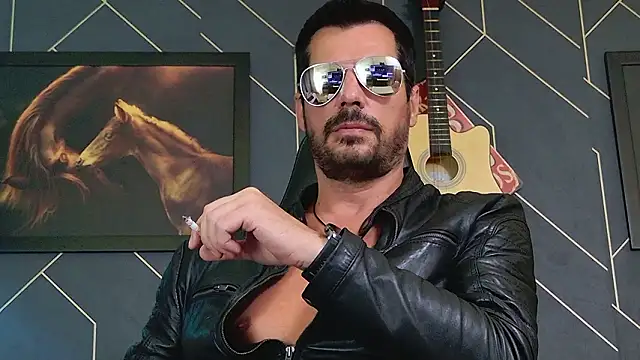 Snapshot of ChrisKox chatting on 03/07/26, 02:41 ChrisKox online show from 03/07/26, 02:41