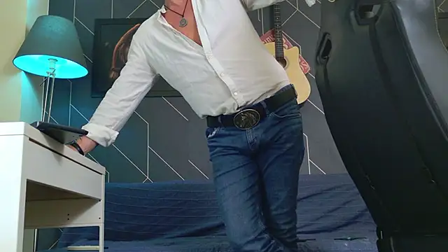 Snapshot of ChrisKox chatting on 03/09/26, 11:31 ChrisKox online show from 03/09/26, 11:31