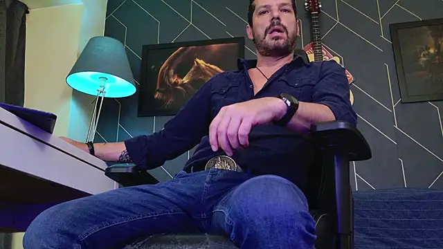 Snapshot of ChrisKox chatting on 03/14/26, 05:35 ChrisKox online show from 03/14/26, 05:35