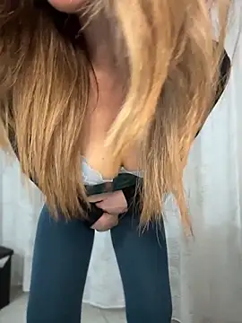 sexylenia online show from 04/25/26, 10:51